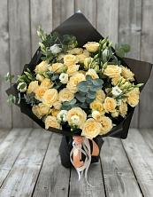 Букет цветов из:  Розы и Лизиантусы в Казачка