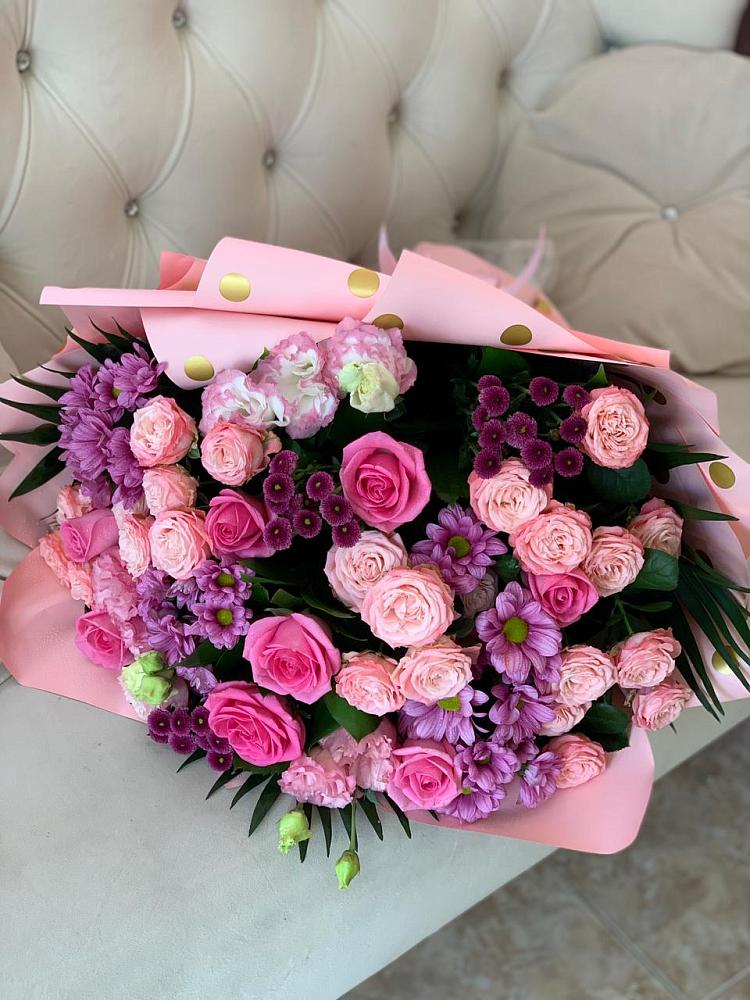 Букет цветов из: Хризантемы, Розы и Лизиантусы в Казачка