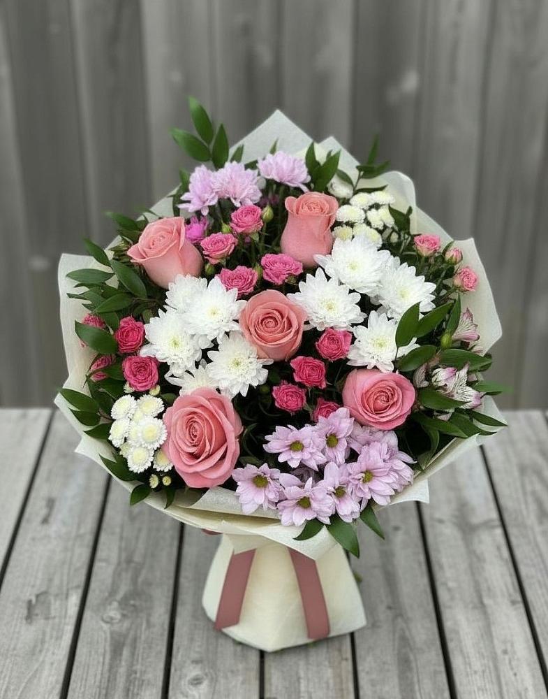 Букет цветов из: Альстромерии, Гвоздики, Розы и Хризантемы в Казачка
