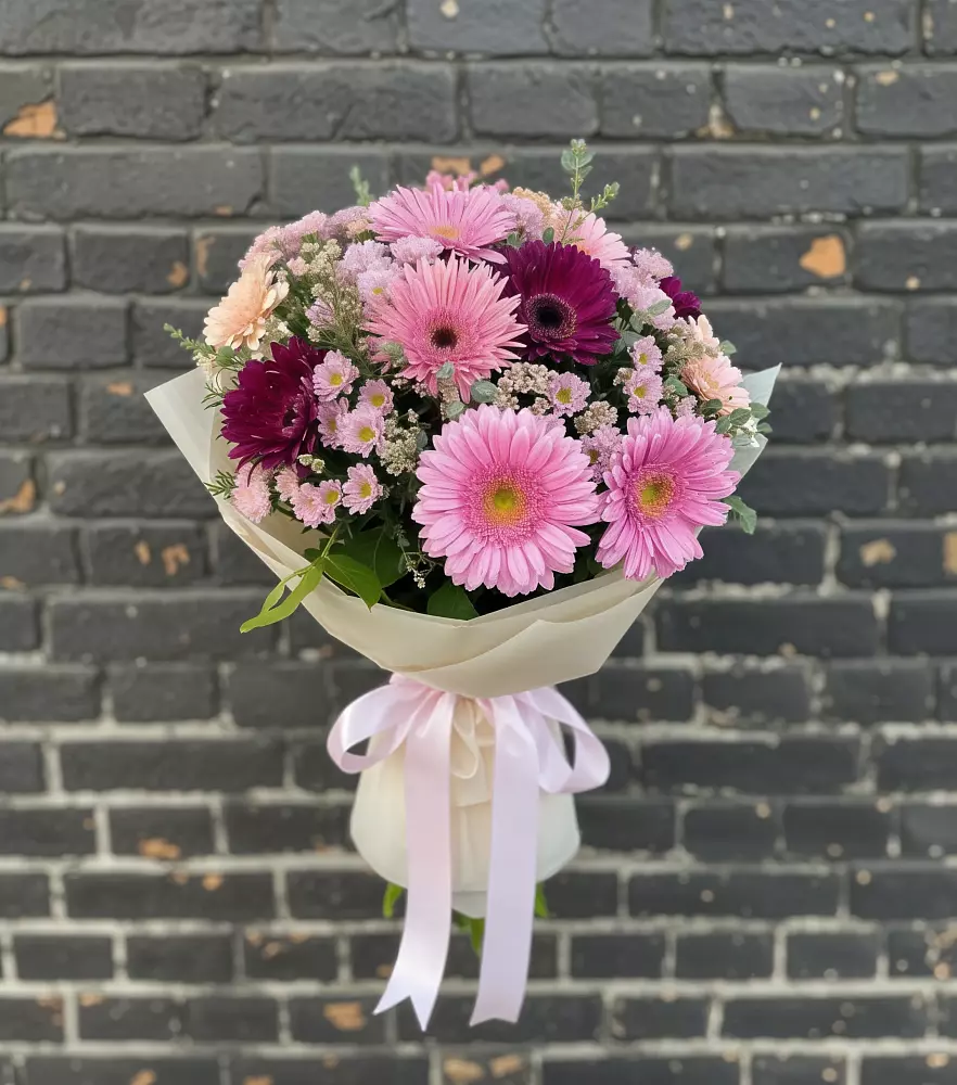 Букет цветов из: Герберы и Хризантемы в Казачка