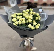 Букет Белые кустовые розы Солинеро в Казачка