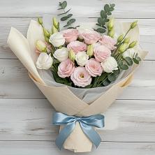 Букет цветов из:  Лизиантусы в Казачка