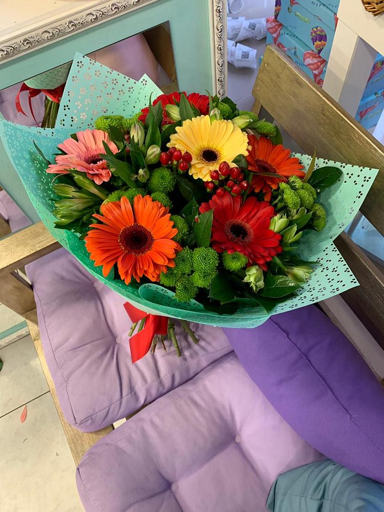 Букет цветов из: Герберы, Хризантемы и Альстромерии в Казачка