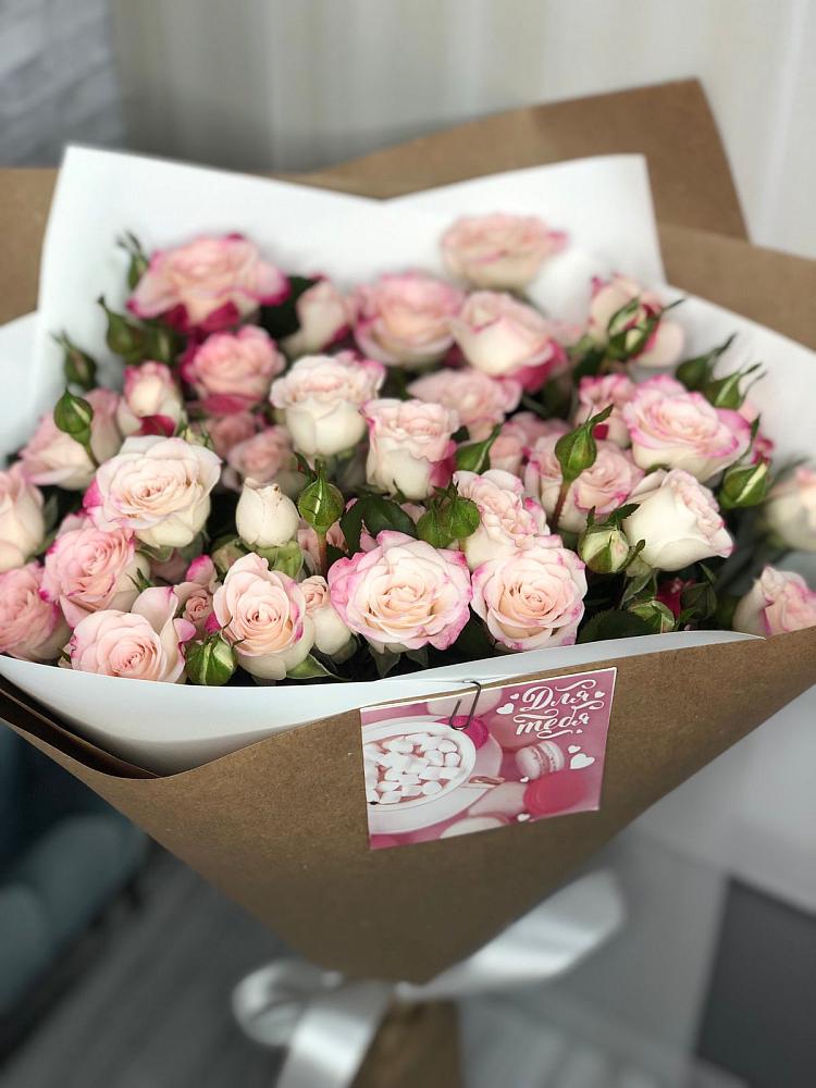 Букет цветов из: Розы в Казачка