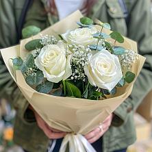 Букет цветов из:  Розы в Казачка