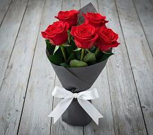 Букет 5 Красных роз Эдлесс Лав #REPLACE_PRED# Казачка