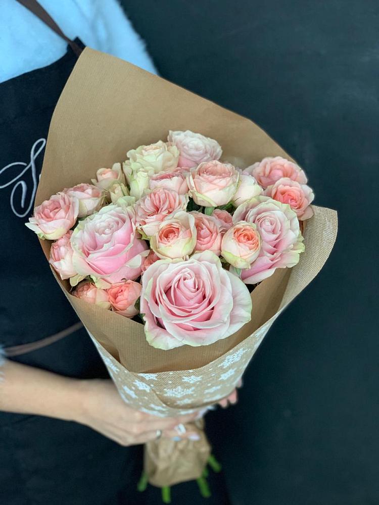 Букет цветов из: Хризантемы и Розы в Казачка