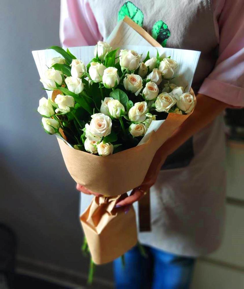Букет цветов из: Розы в Казачка