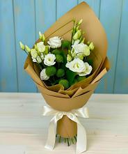 Букет цветов из:  Хризантемы и Лизиантусы #REPLACE_PRED# Казачка