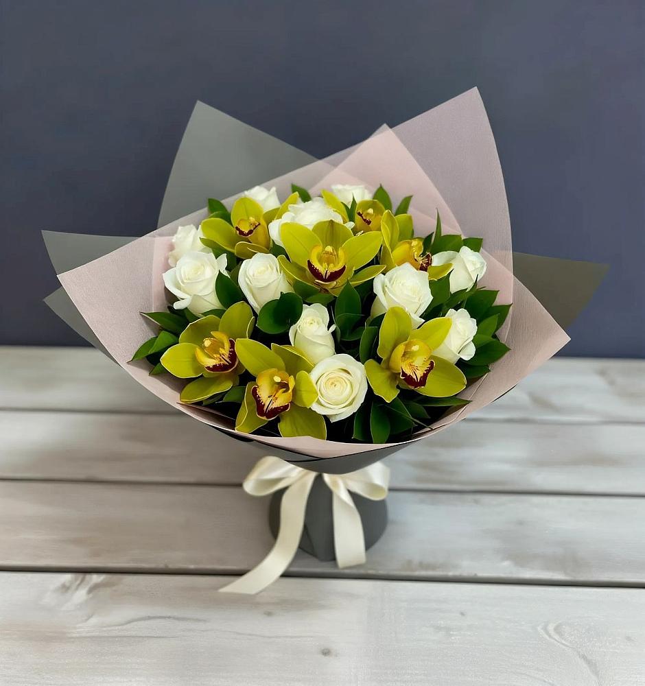 Букет цветов из: Орхидеи и Розы в Казачка