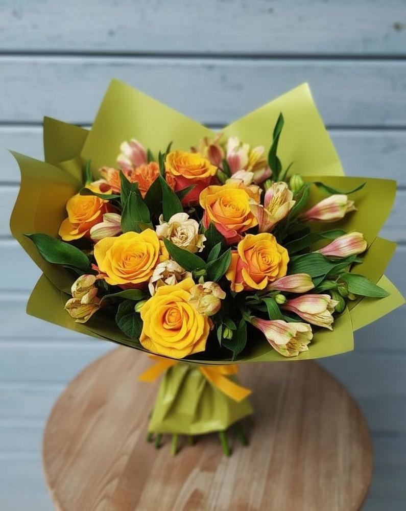Букет цветов из: Альстромерии и Розы в Казачка