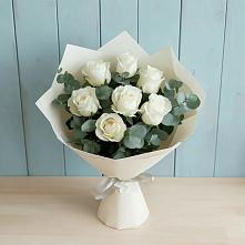 Букет Белые розы в Эвкалипте в Казачка
