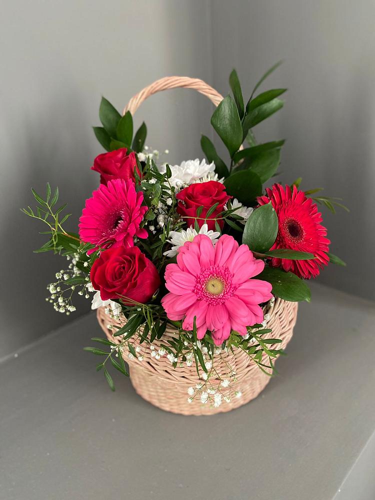 Цветочная композиция из Розы, Хризантемы и Герберы в корзине в Казачка
