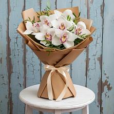 Букет цветов из:  Орхидеи и Розы в Казачка